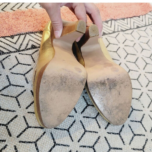 Steve Madden Gold Leather Platforms Loafer Heels, sz 9 - Picture 8 of 13